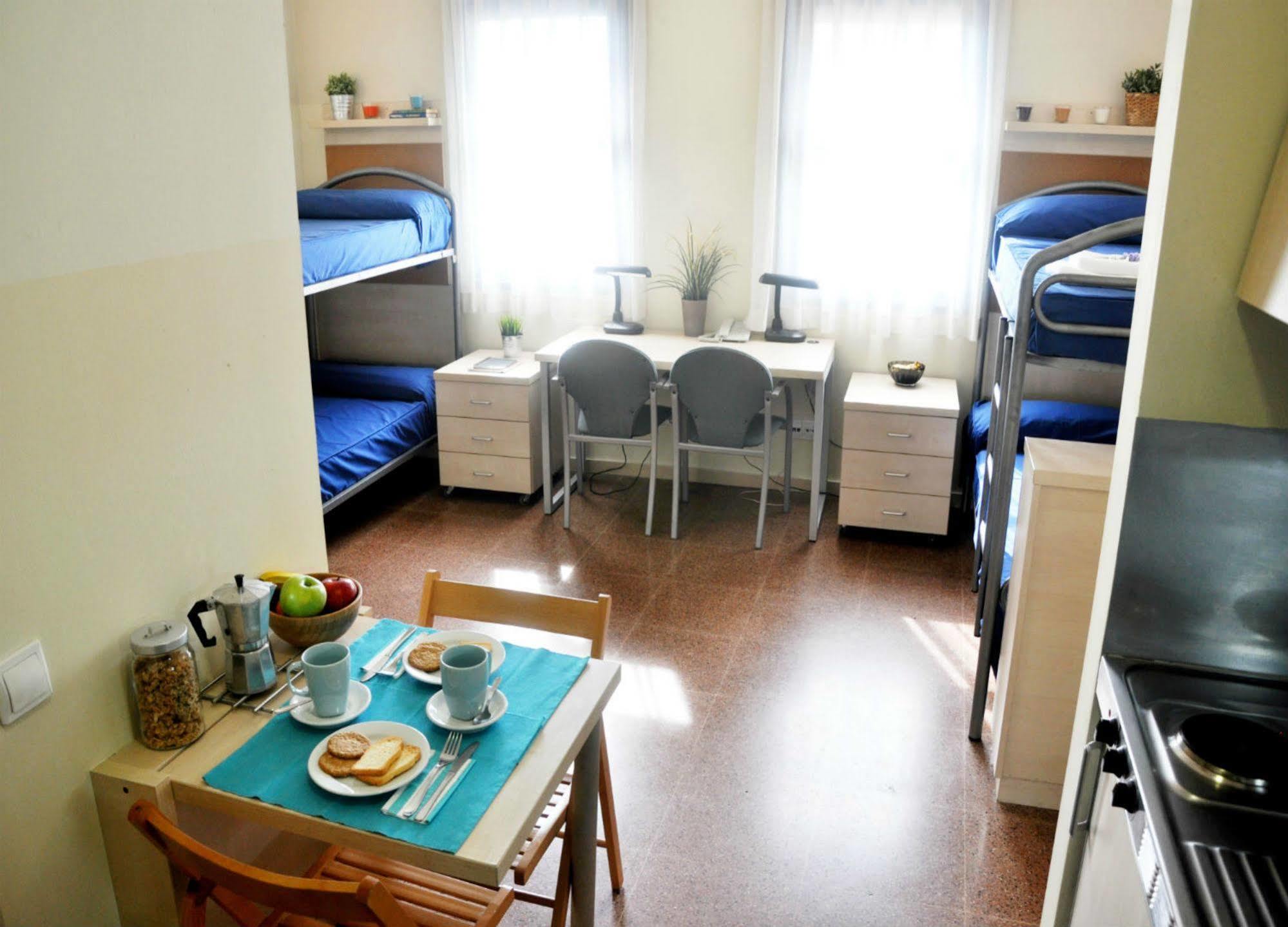 Residencia Universitaria Resa Blas De Otero Бильбао Экстерьер фото